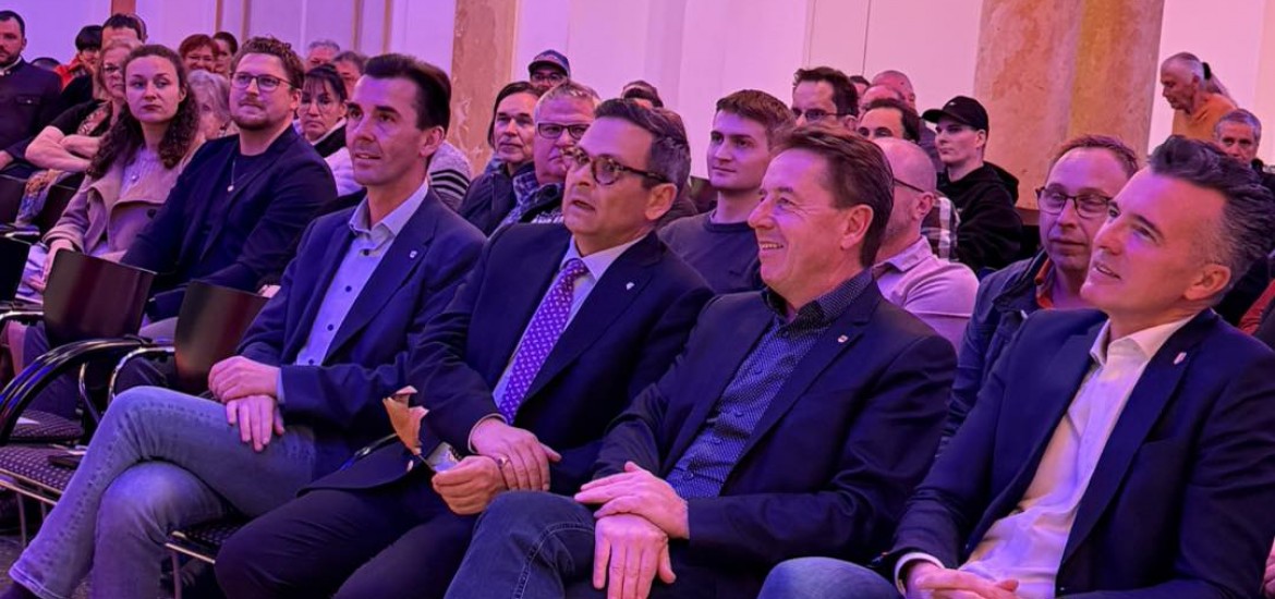 Buchpräsentation "Merkels Werk - Unser Untergang" mit Gerald Grosz