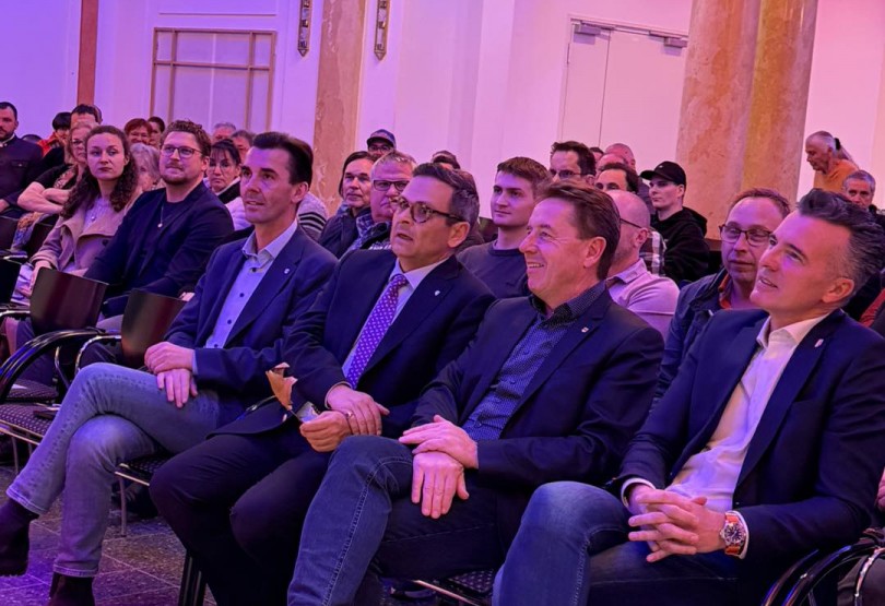 Buchpräsentation "Merkels Werk - Unser Untergang" mit Gerald Grosz